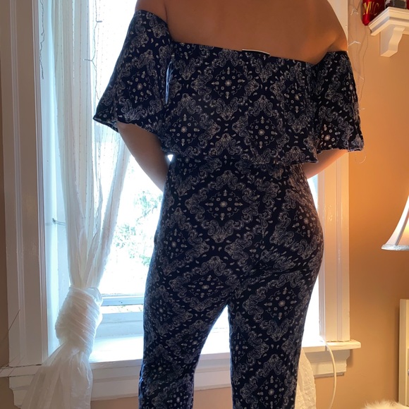 Set - Picture 2 of 2